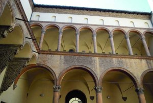 Palazzo_Ghisilardi_chiostro